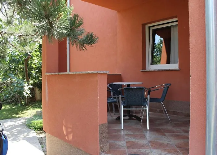 Isabela アパート